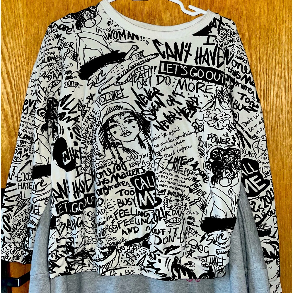 Graffic Crewneck